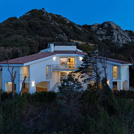 Eagle's Nest וילה באיה סרדיניה
